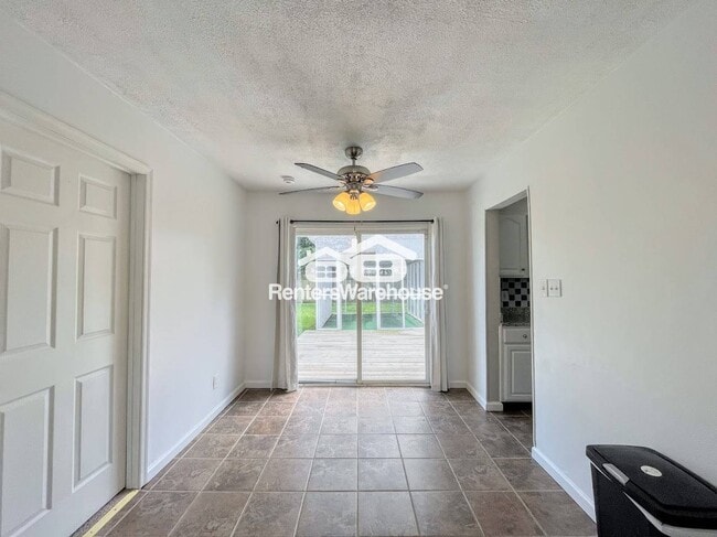 Building Photo - 4945 Paine Ln