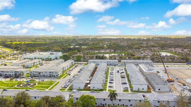 Building Photo - 250 SE 10th St