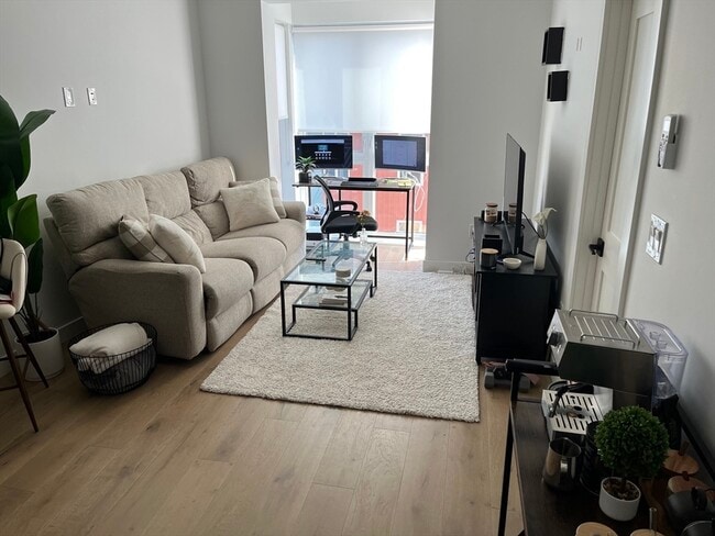 Building Photo - 144 Old Colony Ave