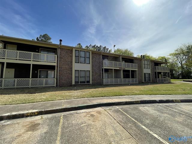Building Photo - 5001-5007 7 Pine Cir