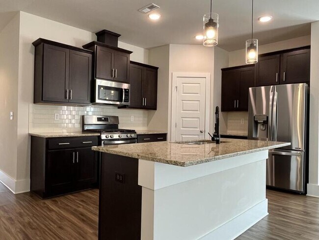 Building Photo - 154 Fernhill Dr NW