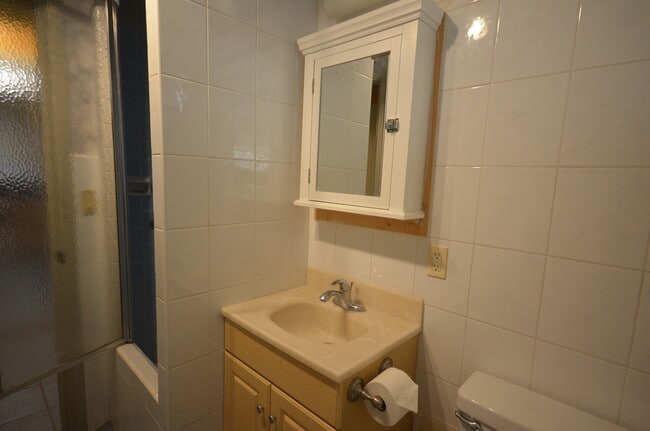 Building Photo - 417 Nohonani St