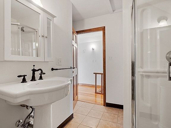 3rd Floor Bathroom - 32 Park Ave