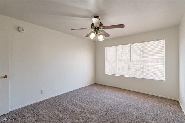 Building Photo - 3061 Key Largo Dr