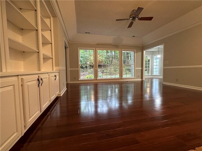 Building Photo - 10570 Turner Rd