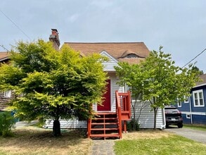Building Photo - Great Home For Rent