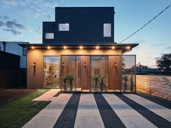 Building Photo - 412 Kemp St