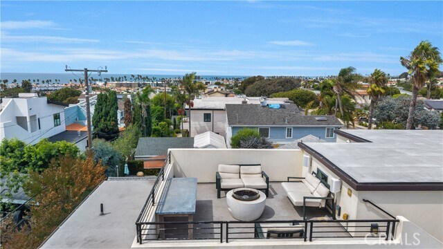 Building Photo - 332 Avenue E