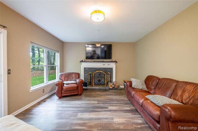Building Photo - 1250 Walloon Way