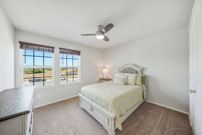 Building Photo - 4 Bedroom/2.5 Bath Elm Valley Subdivision