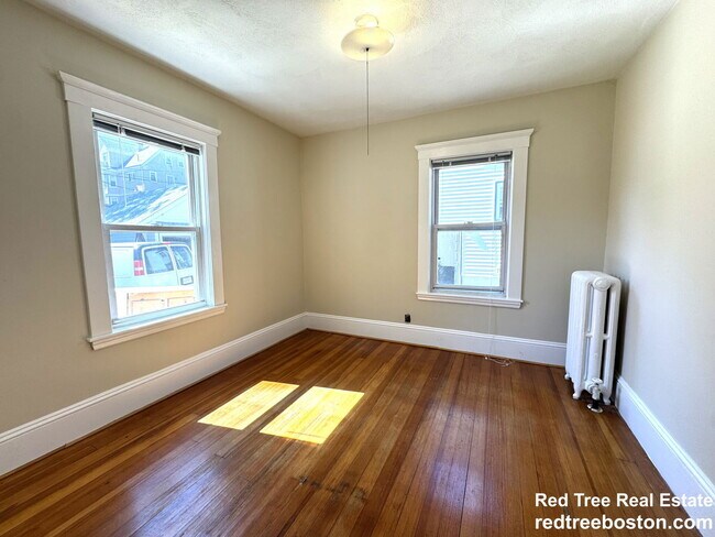 Building Photo - 20 Hunnewell Ave