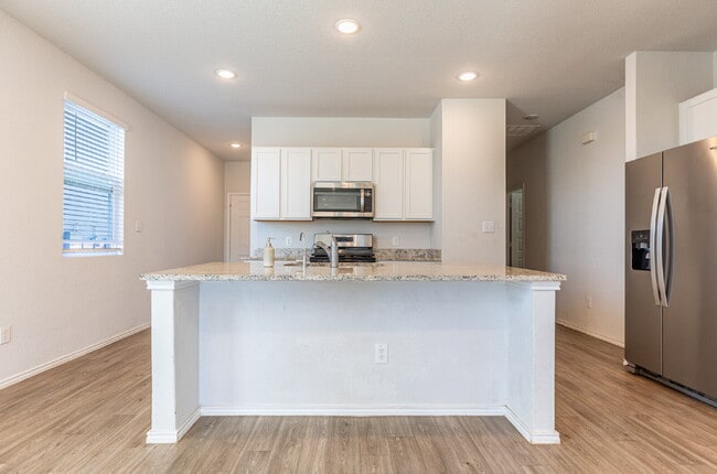 Building Photo - 5823 Hematite Rim