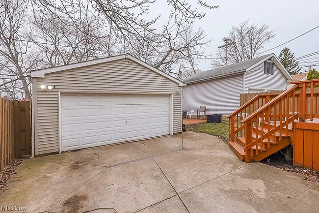 Building Photo - 4684 E 85th St