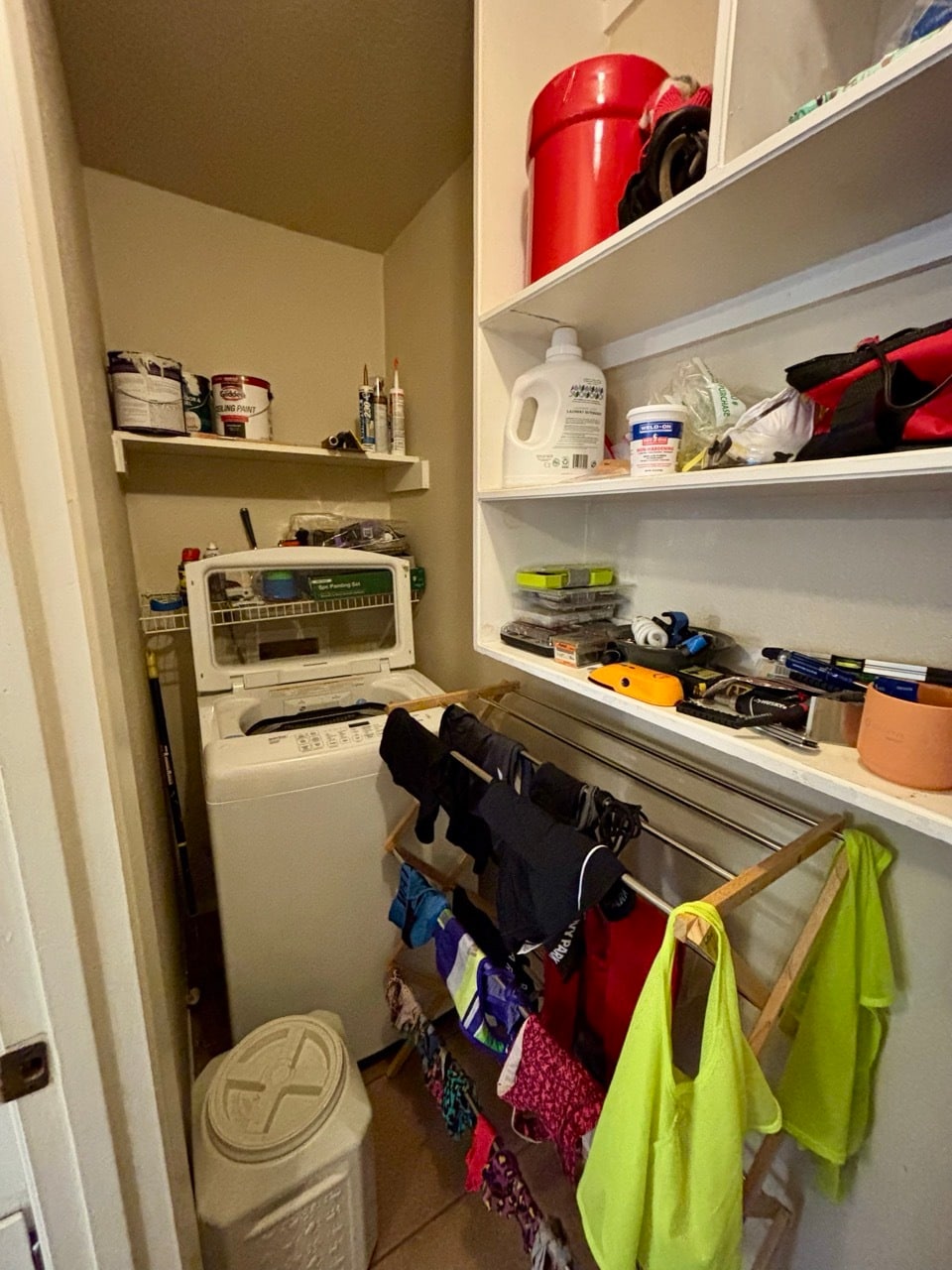Utility closet / laundry room - 9601 Nightjar Dr