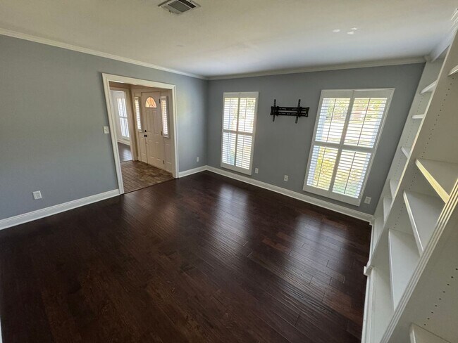 Building Photo - Pensacola - Inverness - 3 bedroom, 2 bathroom