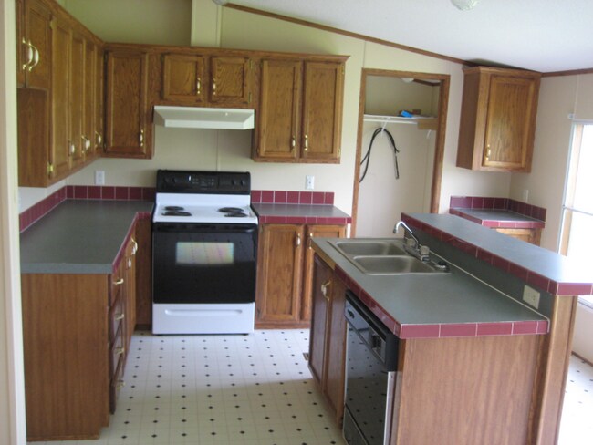 Building Photo - 124 Angie Dr