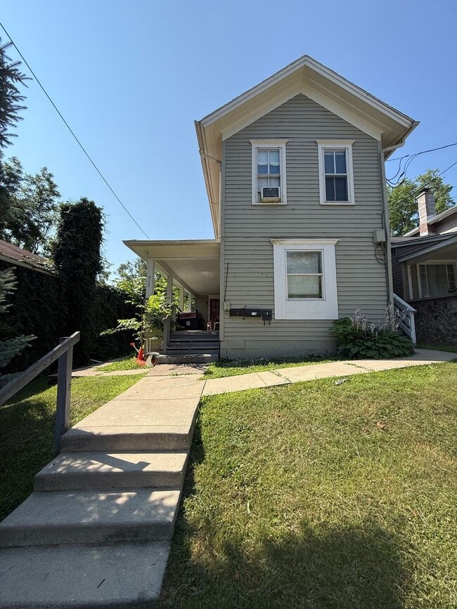 Building Photo - 313 W Ganson St