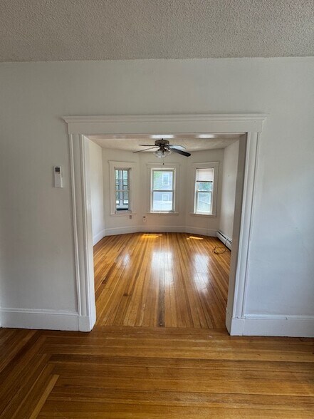 Building Photo - 141 Hillsdale Rd