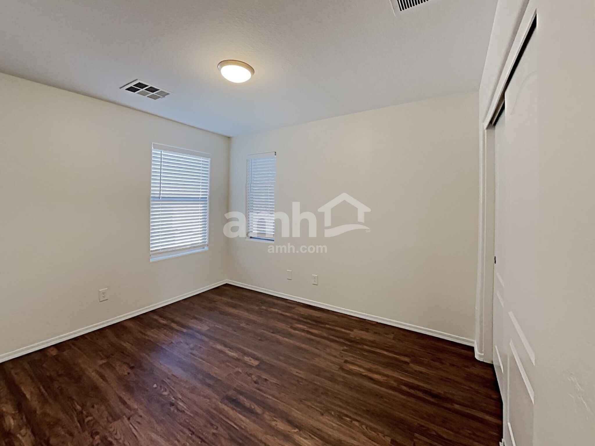 Building Photo - 1871 S Balboa Dr