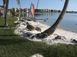 Building Photo - 109 Lake Emerald Dr