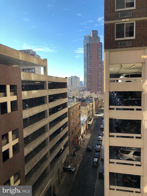 Building Photo - 1420 Locust St