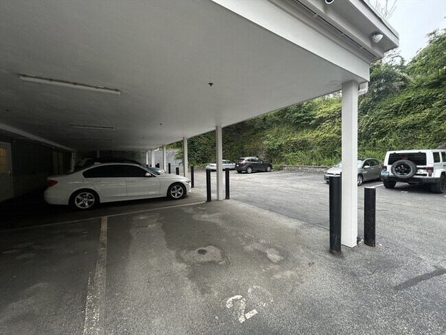 Building Photo - 43 Pitman St