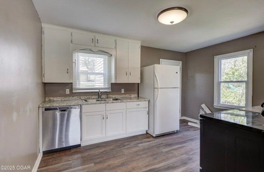 Building Photo - 1617 Garfield Ave