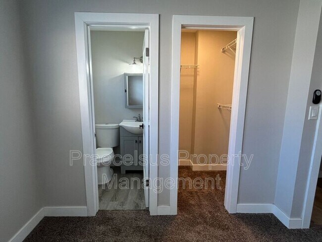 Building Photo - 5741 Calle Sal Si Puedes