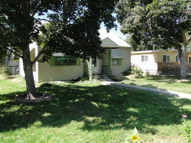 Primary Photo - 1323 S Leadville Ave