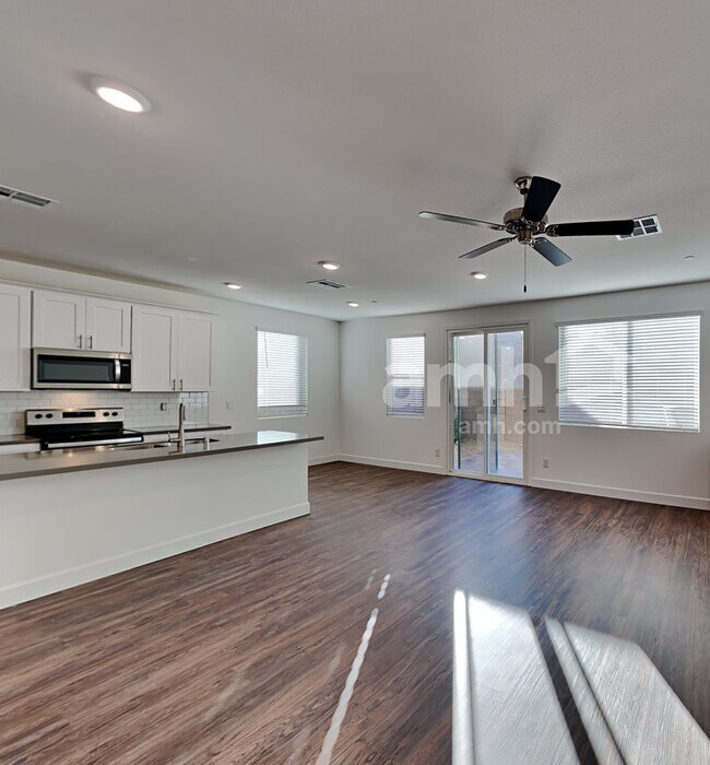 Building Photo - 3357 Blodwen St