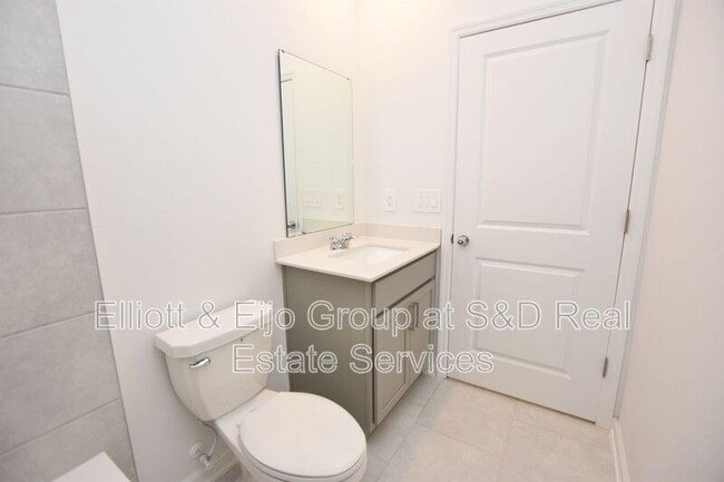 Building Photo - 856 Timberland Dr