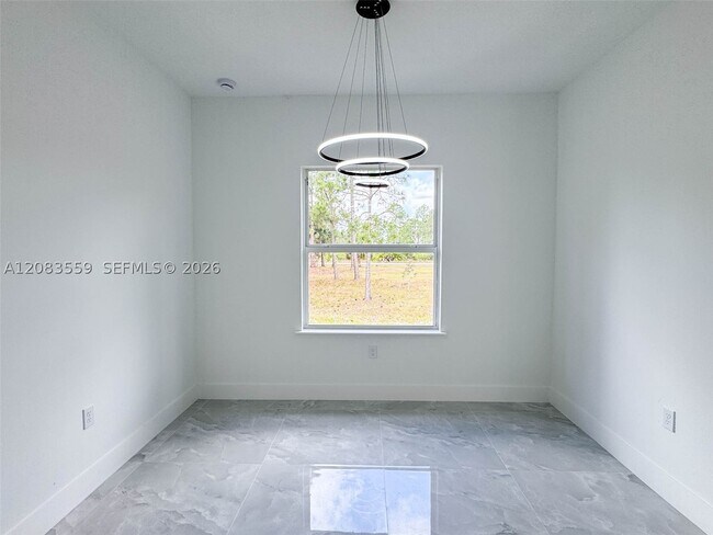 Building Photo - 852 Belden Ave