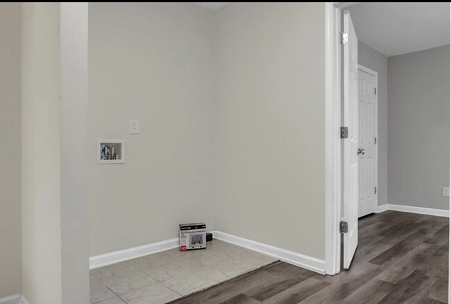 Building Photo - 3806 Dorsey Ave