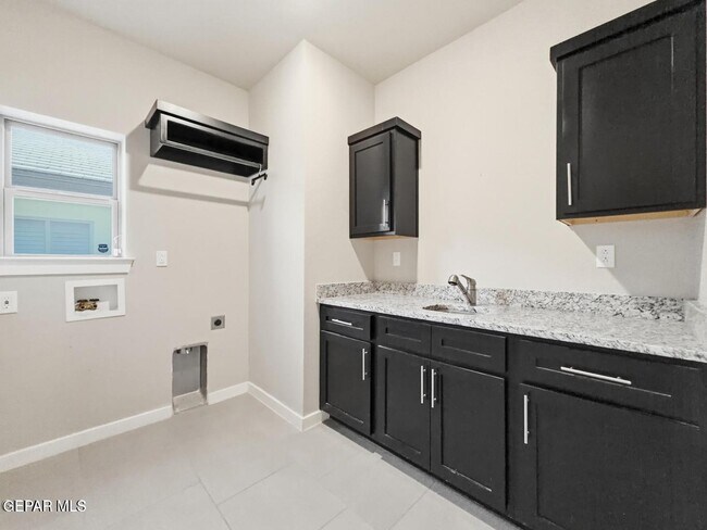 Building Photo - 14616 Tierra Burgos