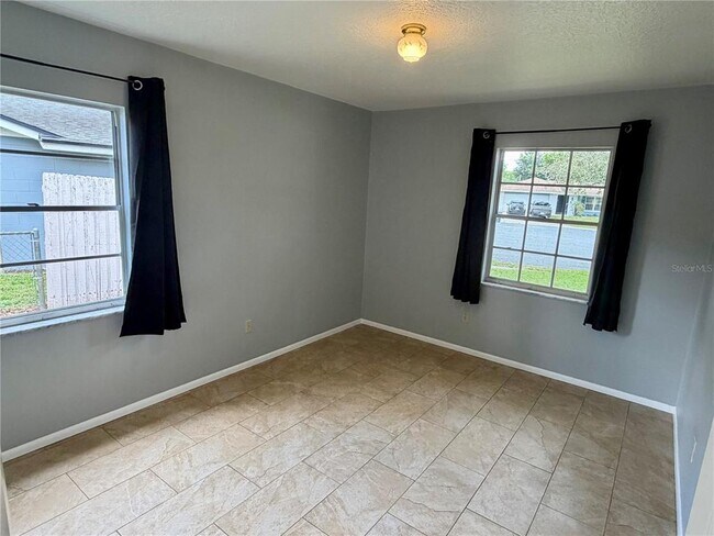 Building Photo - 1 King Arthur Ct