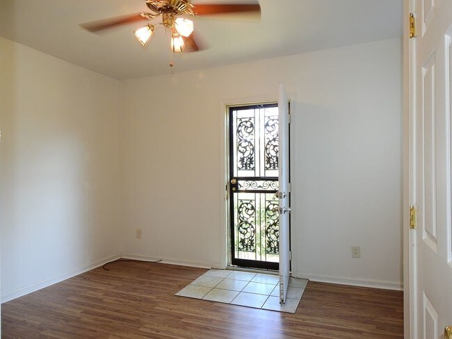 Building Photo - 1525 Arcade Avenue - 2