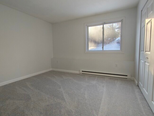 Building Photo - 66 Highwood Dr