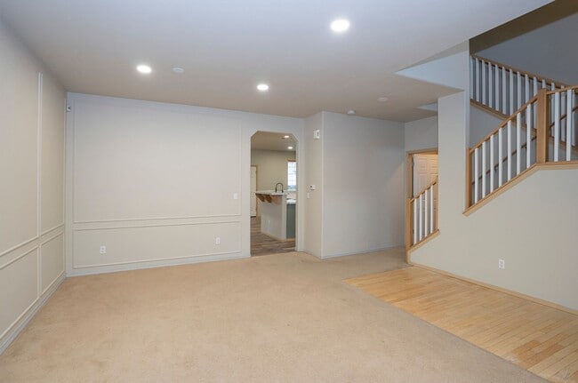 Building Photo - Modern 4 Bedroom, 2.5 Bath Home In Silver Creek w/AC