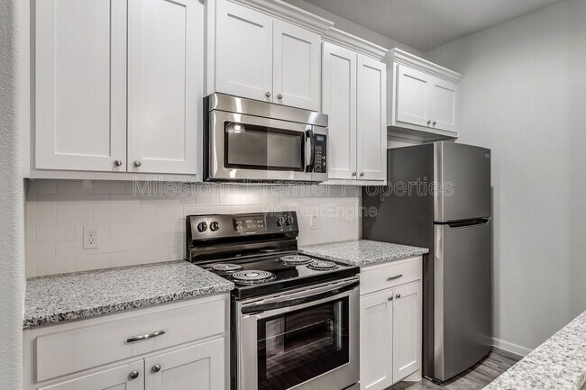 Building Photo - 2405 N Hickory St