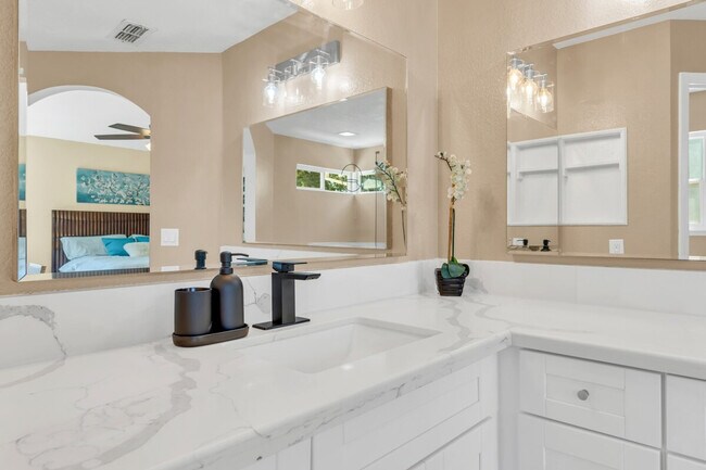 Building Photo - 8004 Caymus Dr