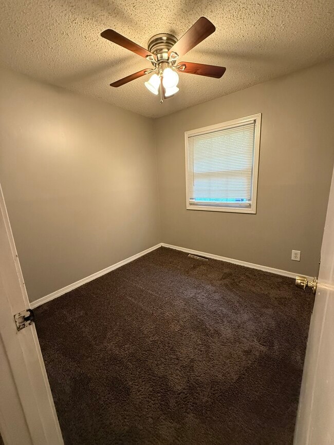 Building Photo - 5010 N Crystal Ave