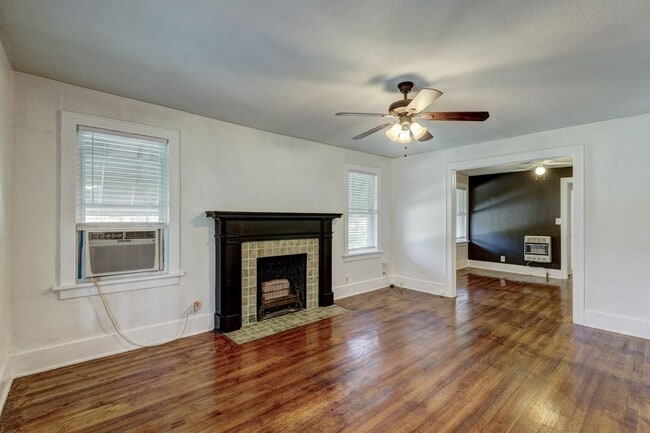 Building Photo - 1 Bed 1 Bath apartment in Okc close to Plaza District!