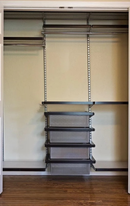 Building Photo - 1005 W 75th St