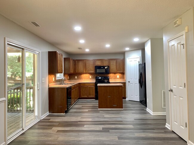 Building Photo - Spacious 2 Story Home In Raleigh, Availabl...