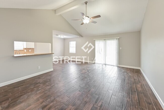 Building Photo - REDUCED!