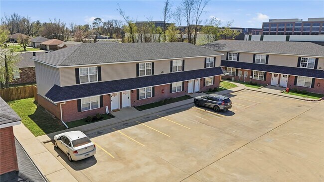 Building Photo - 2304 SE Jayel Terrace