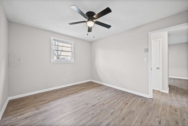 Building Photo - 111 Tandy Dr