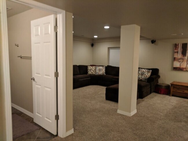 Building Photo - 9153 Sagebrush Trail