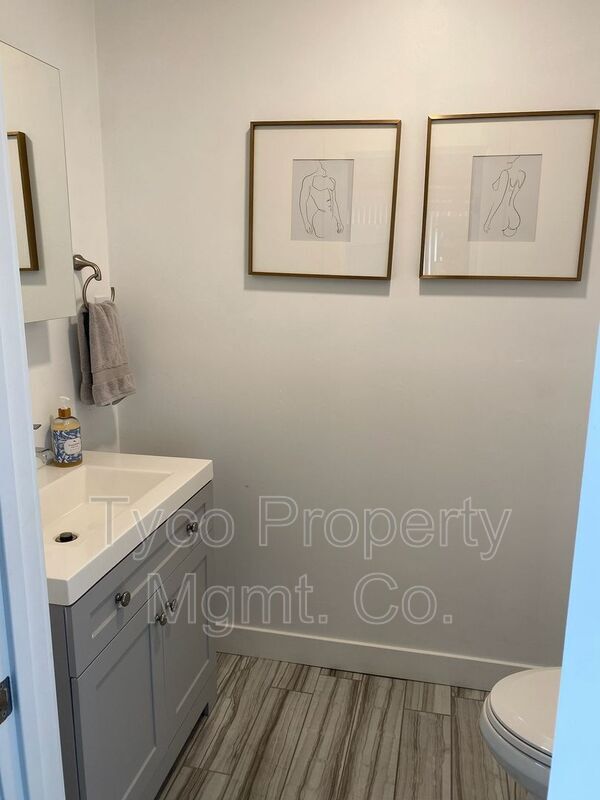 Building Photo - 392 Bonito Ave