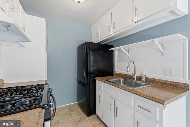 Building Photo - 4903 Americana Dr